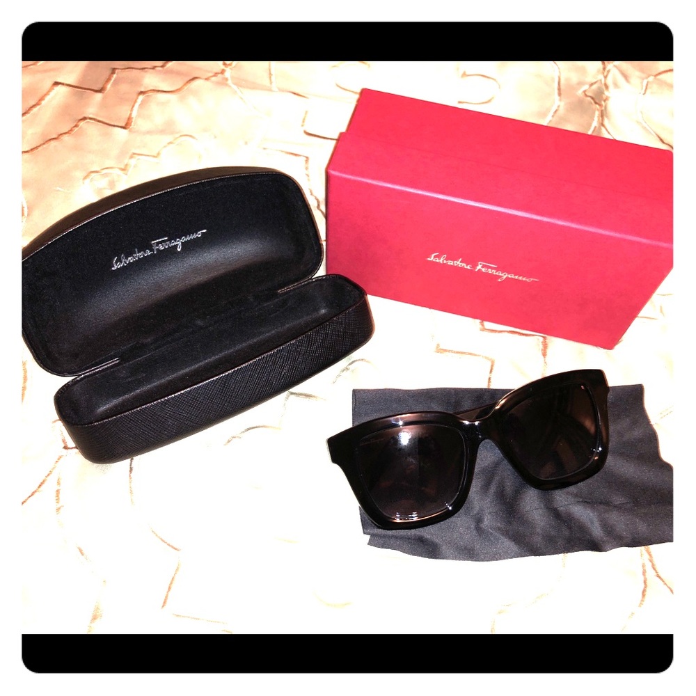 AUTHENTIC salvatore ferragamo sunglasses